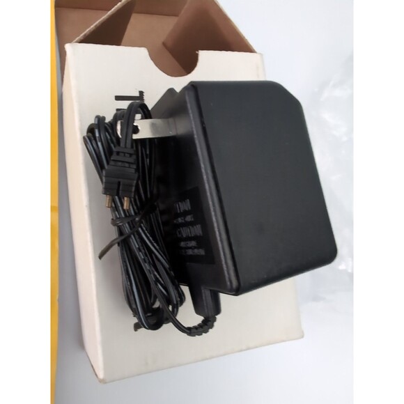 Dollhouse Miniature 12v Wiring System Power Strip w/Transformer 1:12 Scale - Picture 3 of 6